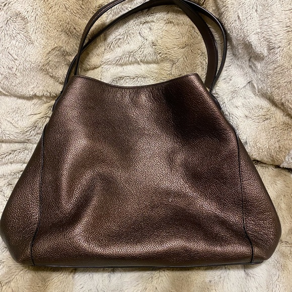 Coach Edie Turnlock Bronze Leather Handbag Gold hardware. GUC 13”L x 11”H x 4”D - Picture 2 of 10